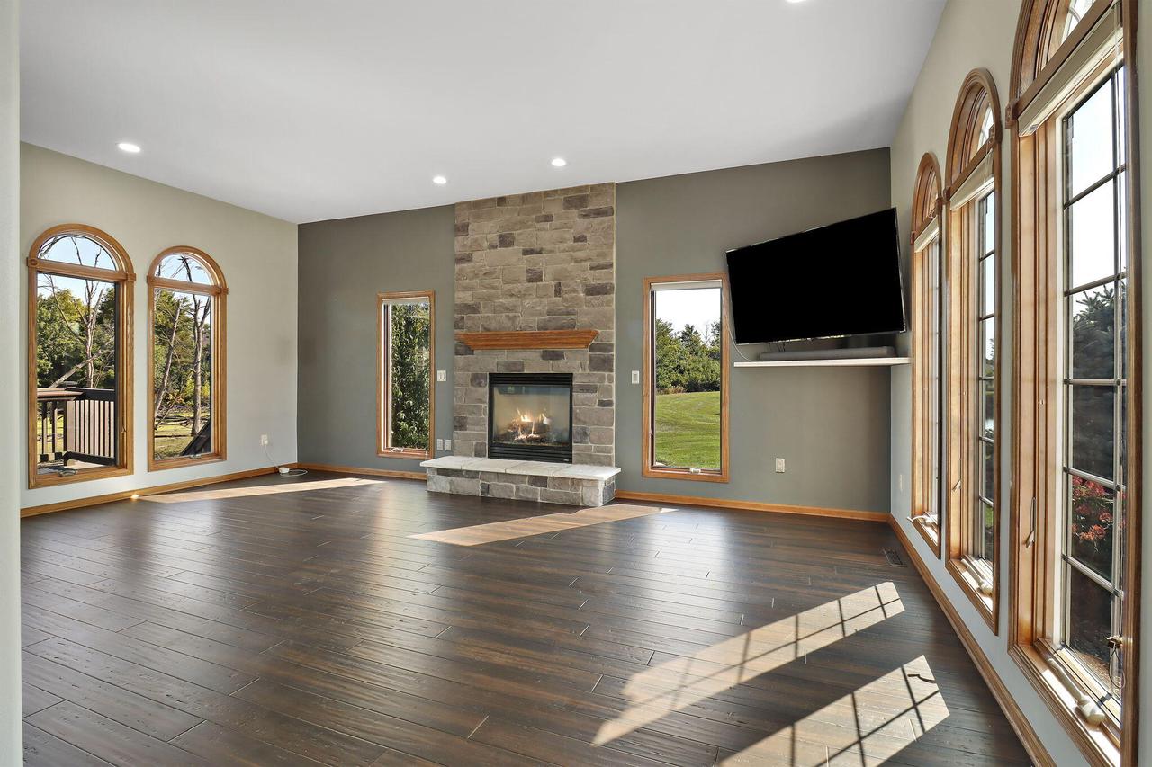 2314 Raintree LANE