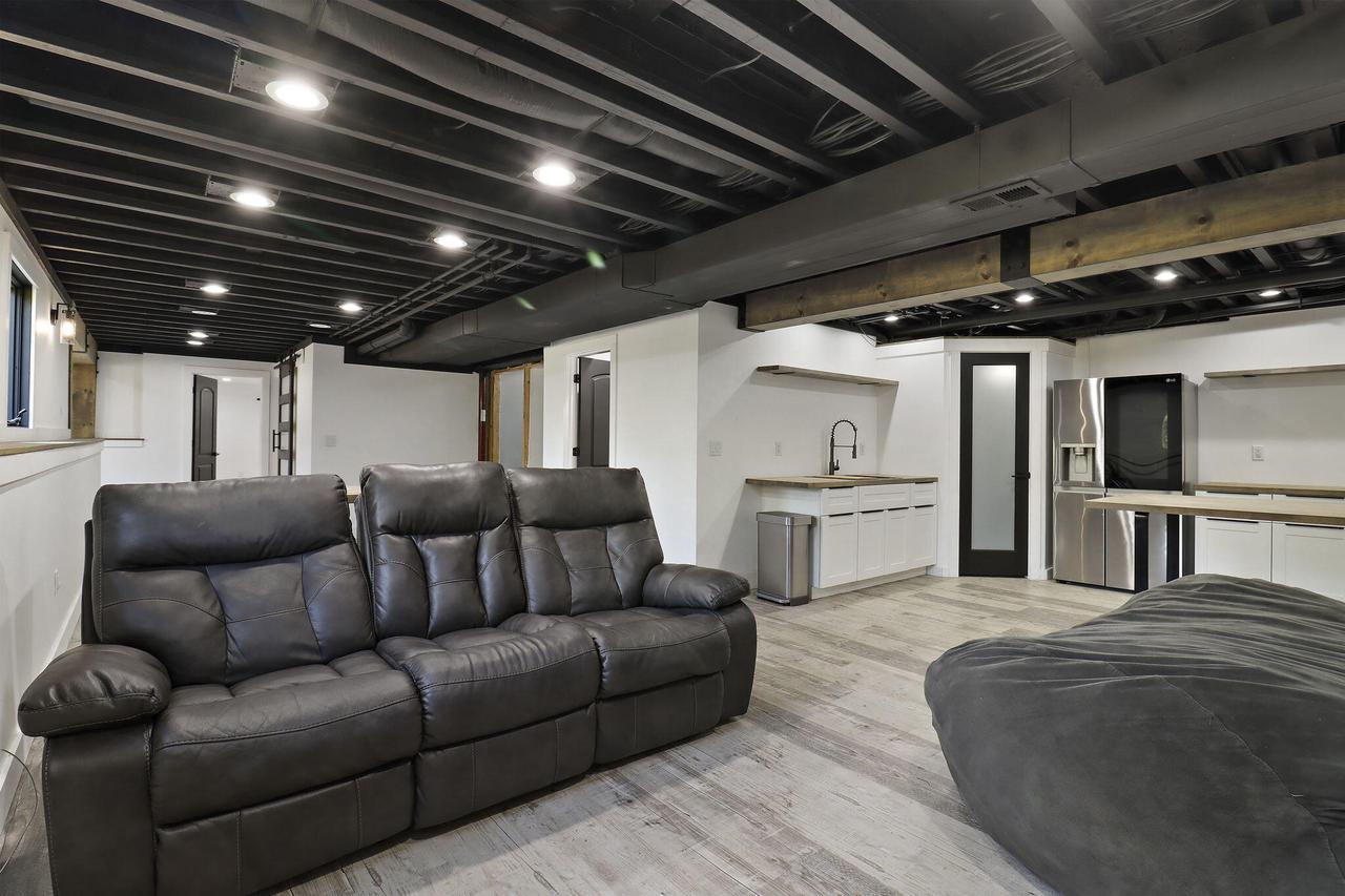 2314 Raintree LANE