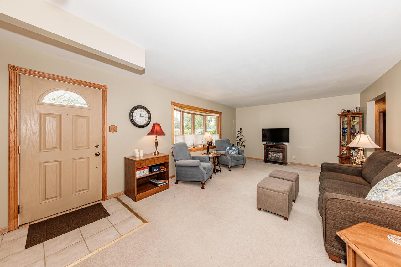 S63W13178 Windsor ROAD