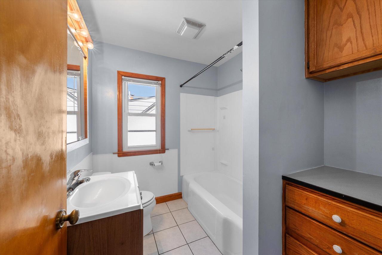 3035 South 46th STREET 3037