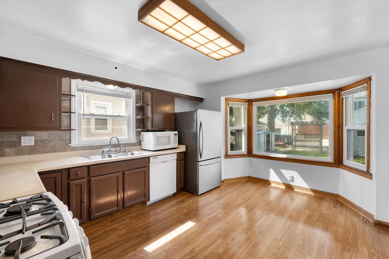 3035 South 46th STREET 3037