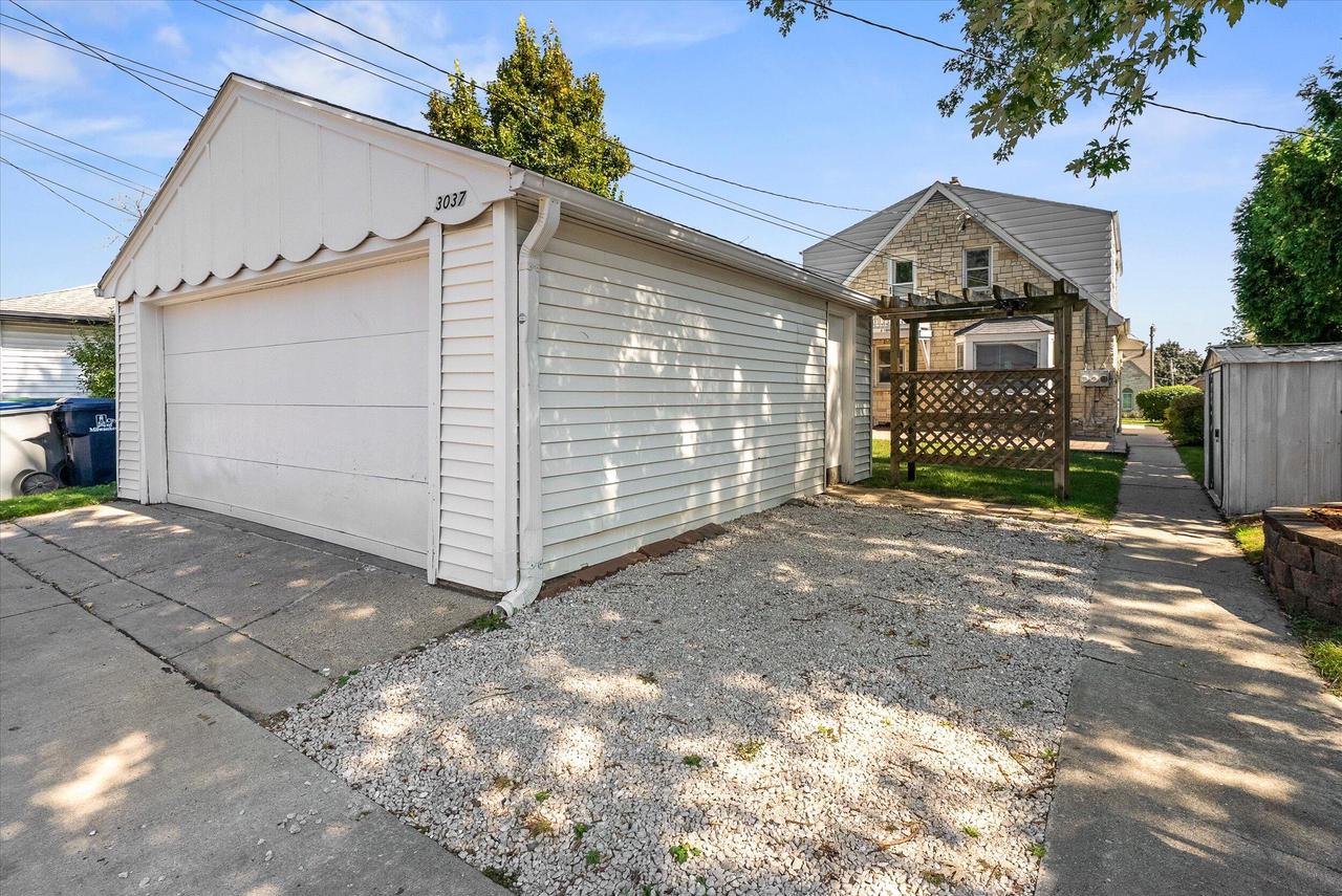 3035 South 46th STREET 3037