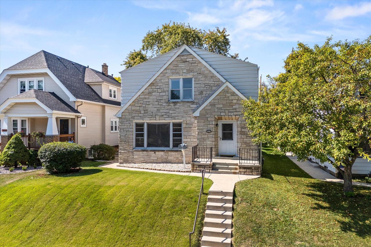 3035 South 46th STREET 3037