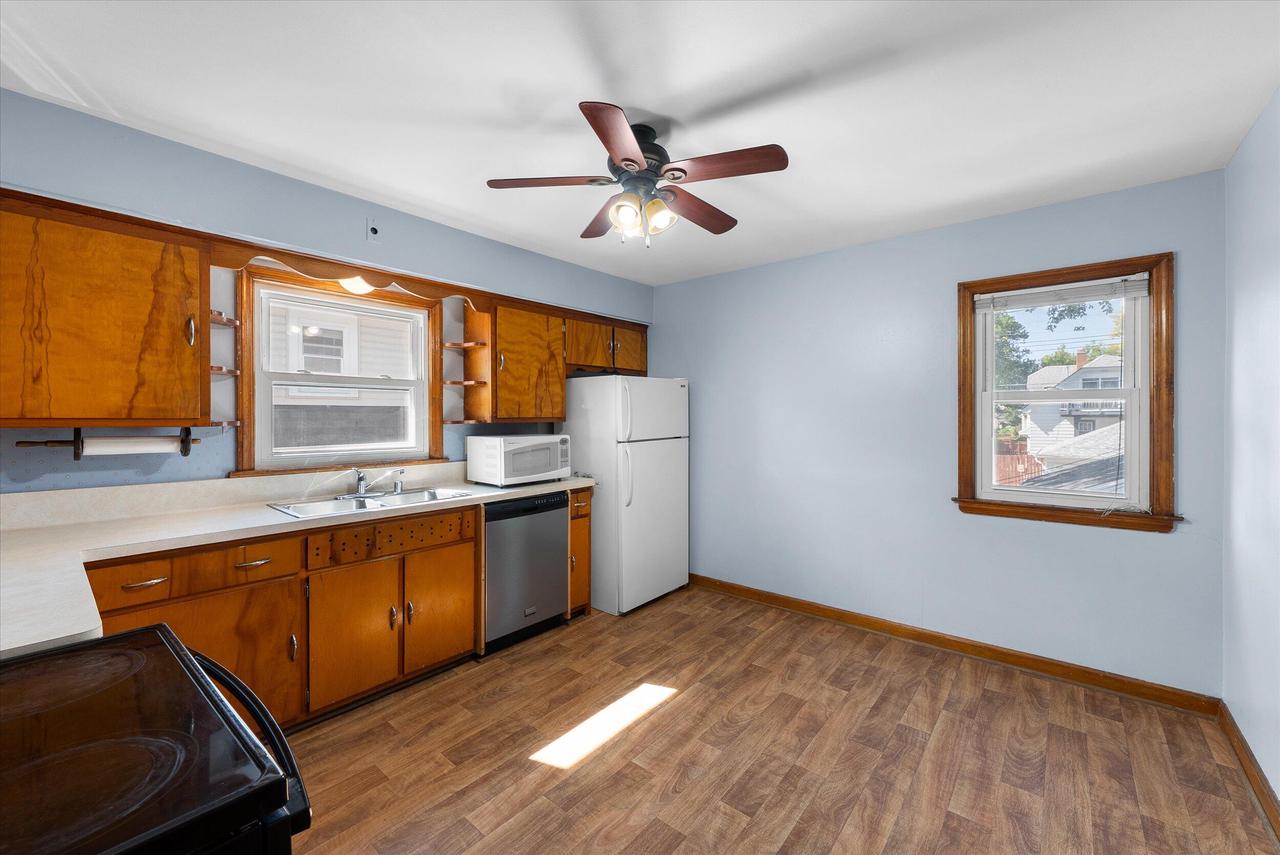 3035 South 46th STREET 3037