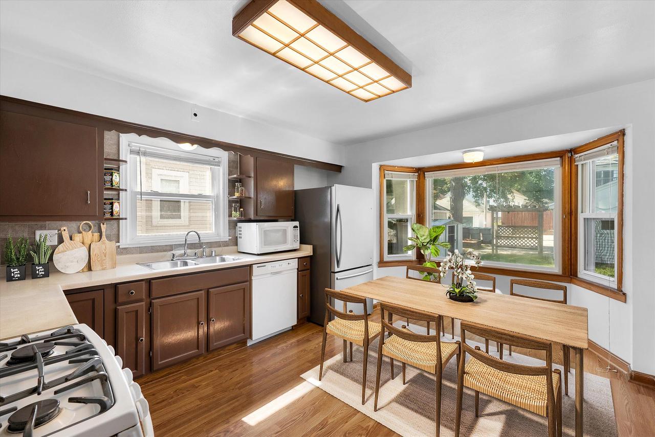 3035 South 46th STREET 3037
