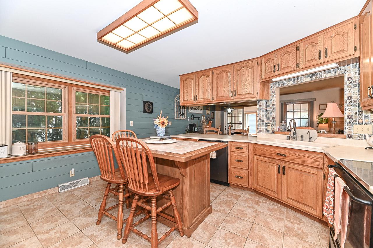 8200 South Wildwood DRIVE