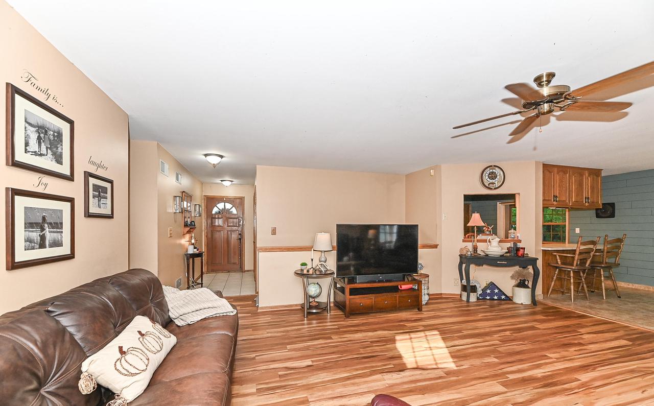 8200 South Wildwood DRIVE