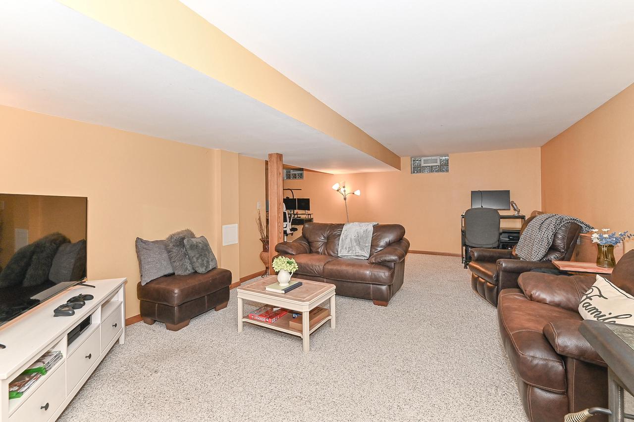 8200 South Wildwood DRIVE