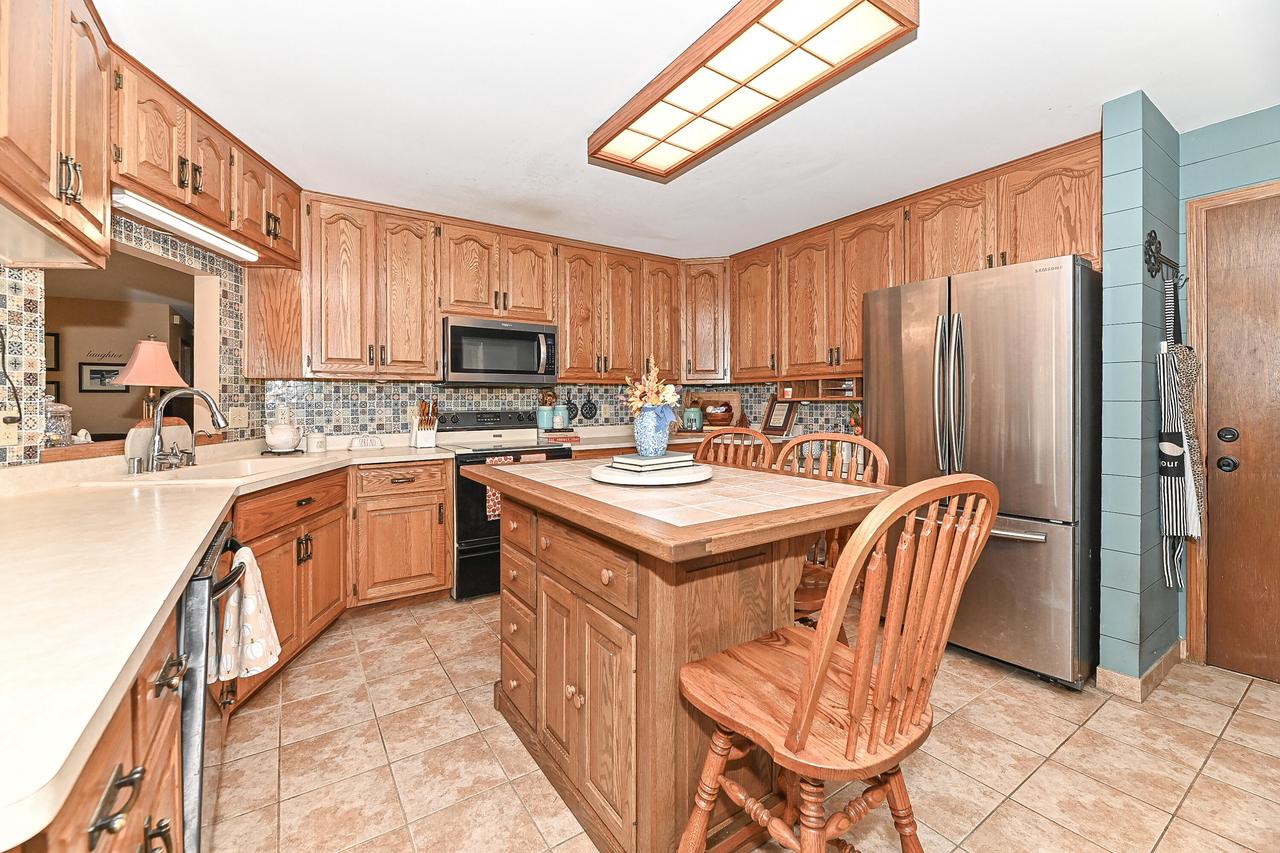 8200 South Wildwood DRIVE
