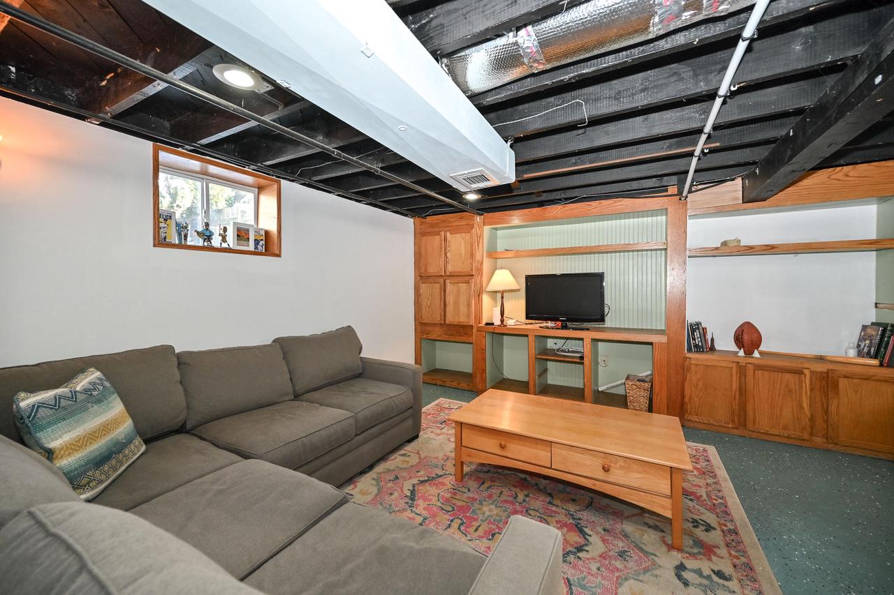522 Oak STREET