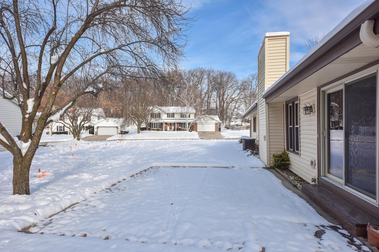 W234N6889 Salem DRIVE