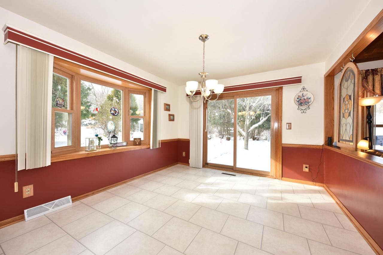 W234N6889 Salem DRIVE