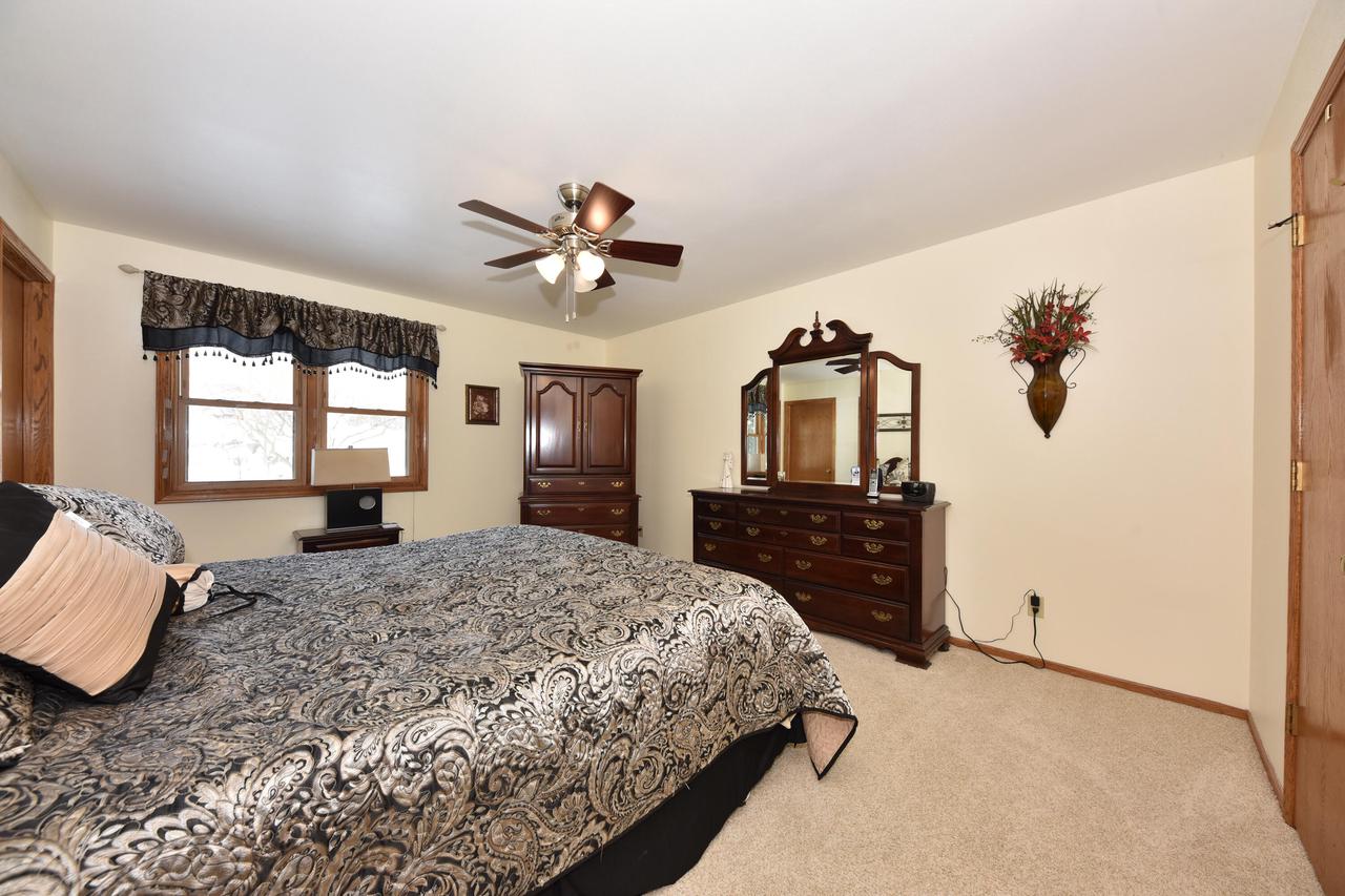 W234N6889 Salem DRIVE