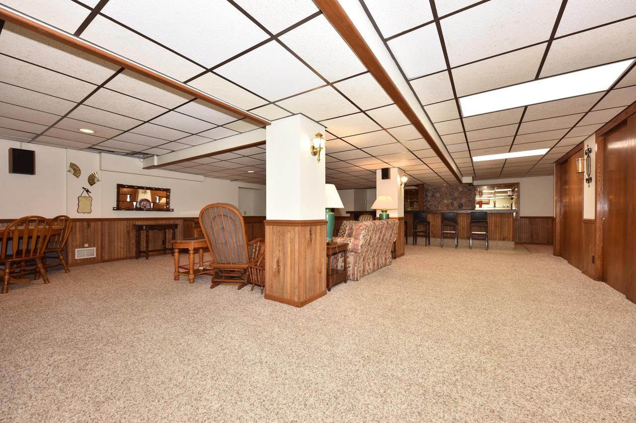 W234N6889 Salem DRIVE