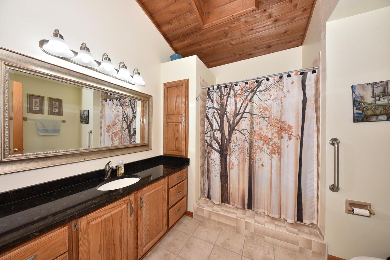 W234N6889 Salem DRIVE