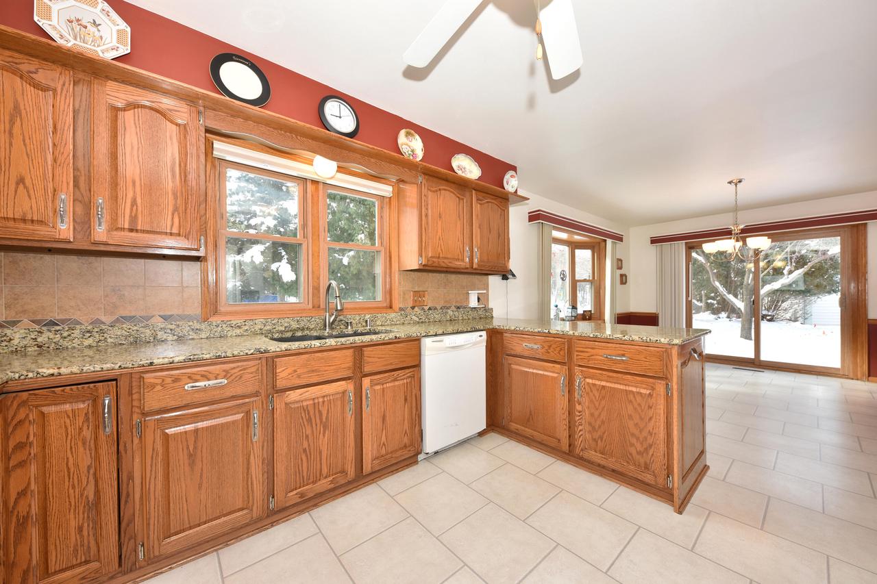 W234N6889 Salem DRIVE