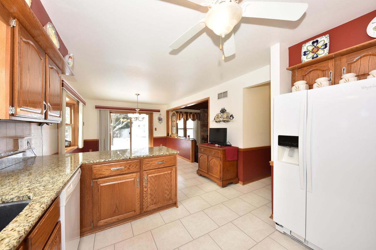 W234N6889 Salem DRIVE