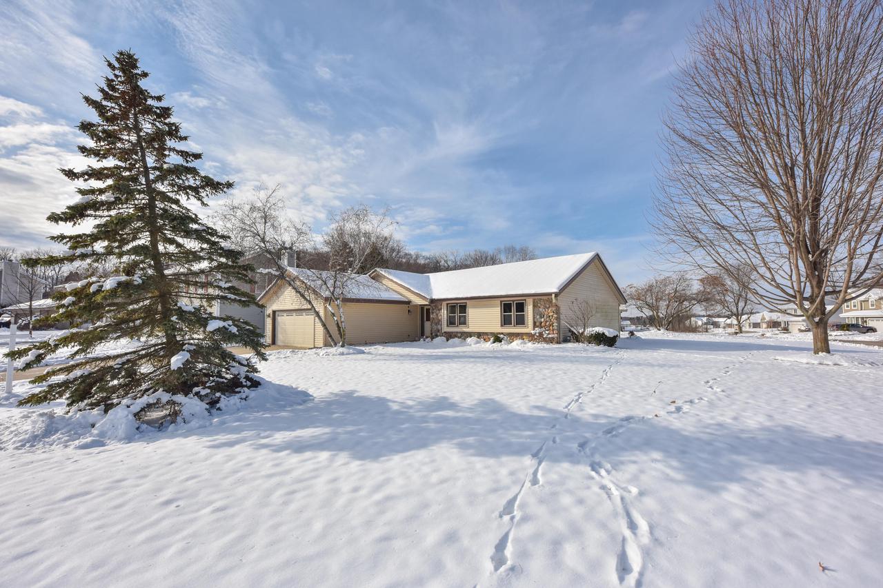 W234N6889 Salem DRIVE
