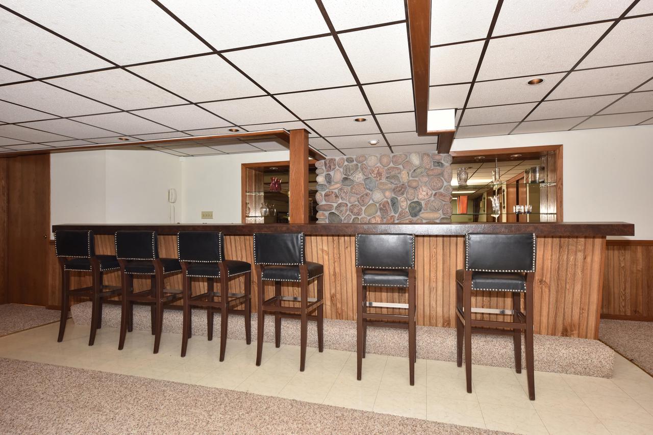 W234N6889 Salem DRIVE