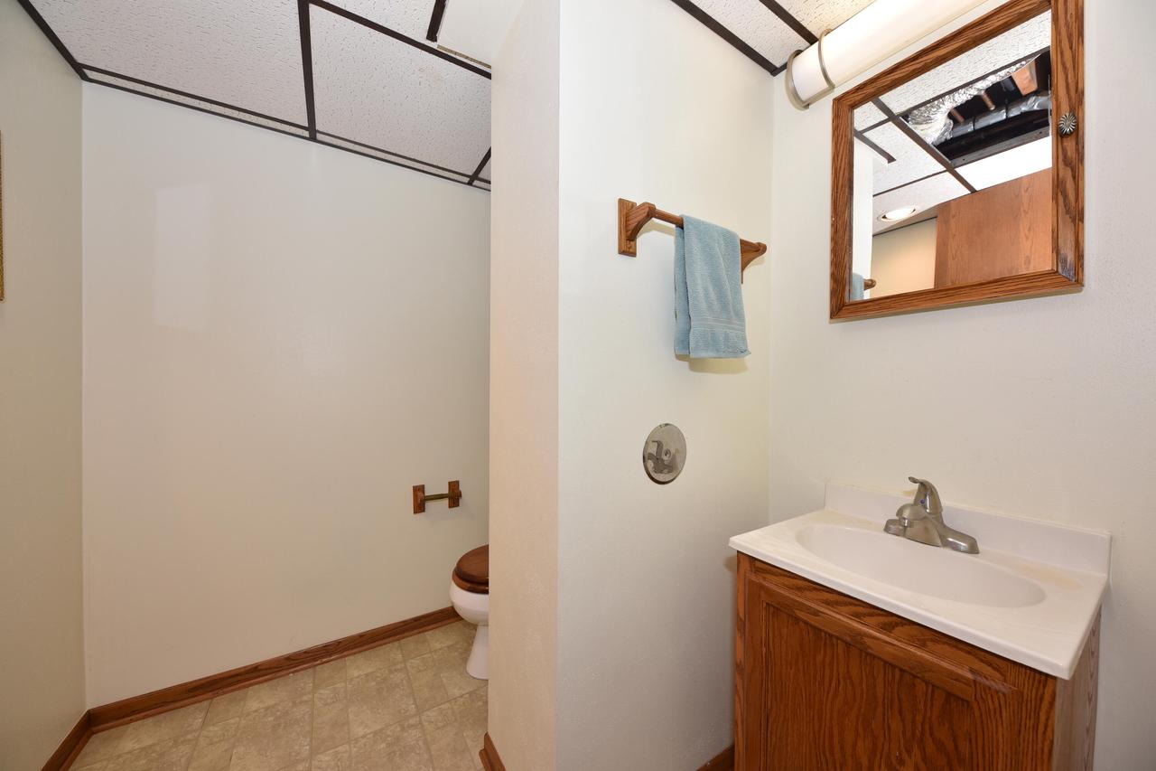 W234N6889 Salem DRIVE
