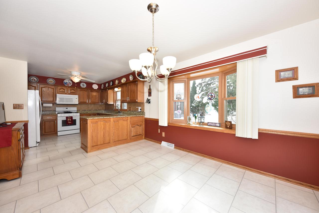 W234N6889 Salem DRIVE