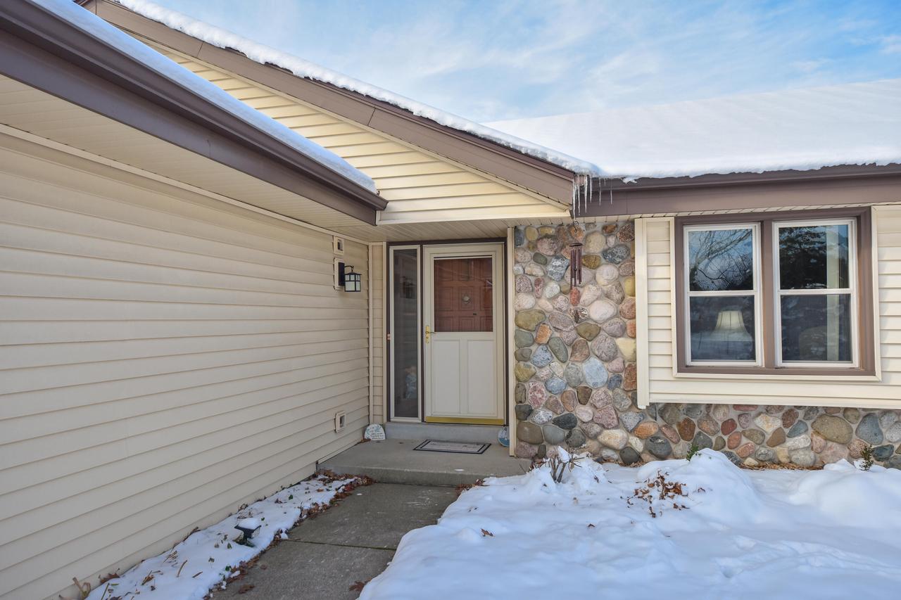 W234N6889 Salem DRIVE