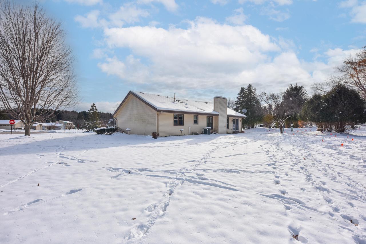 W234N6889 Salem DRIVE