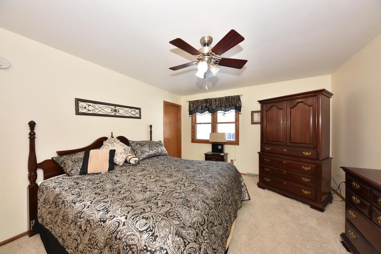 W234N6889 Salem DRIVE
