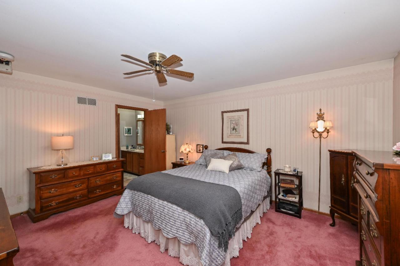 359 Lexington COURT B