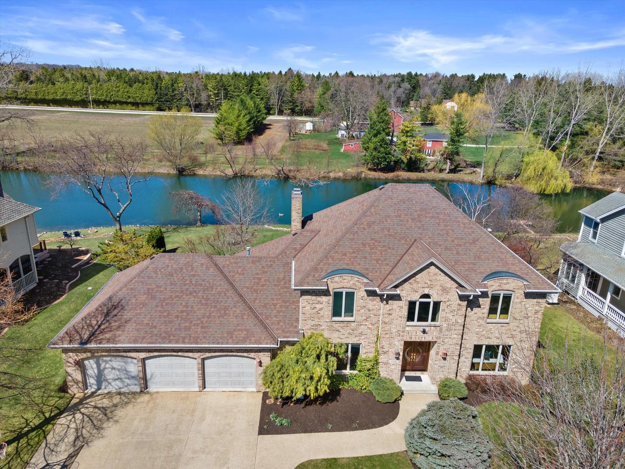 1218 5 Mile ROAD
