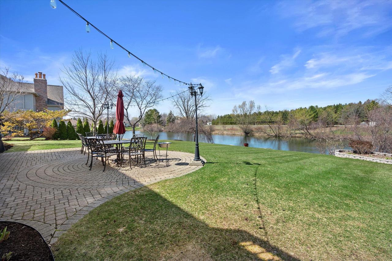 1218 5 Mile ROAD