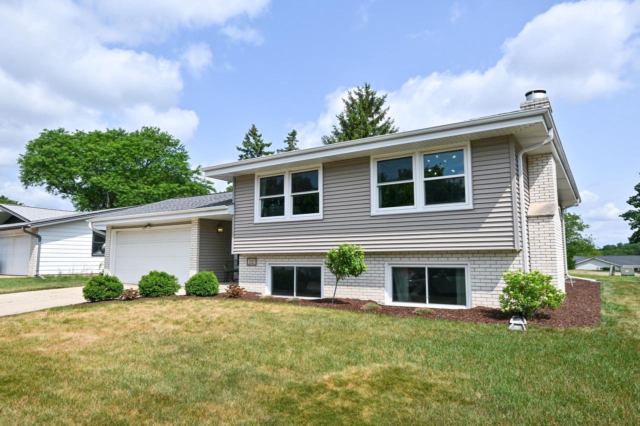 5989 Sugarbush LANE