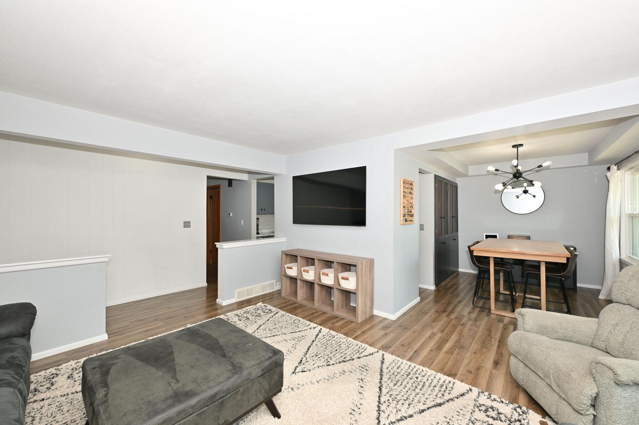 5989 Sugarbush LANE