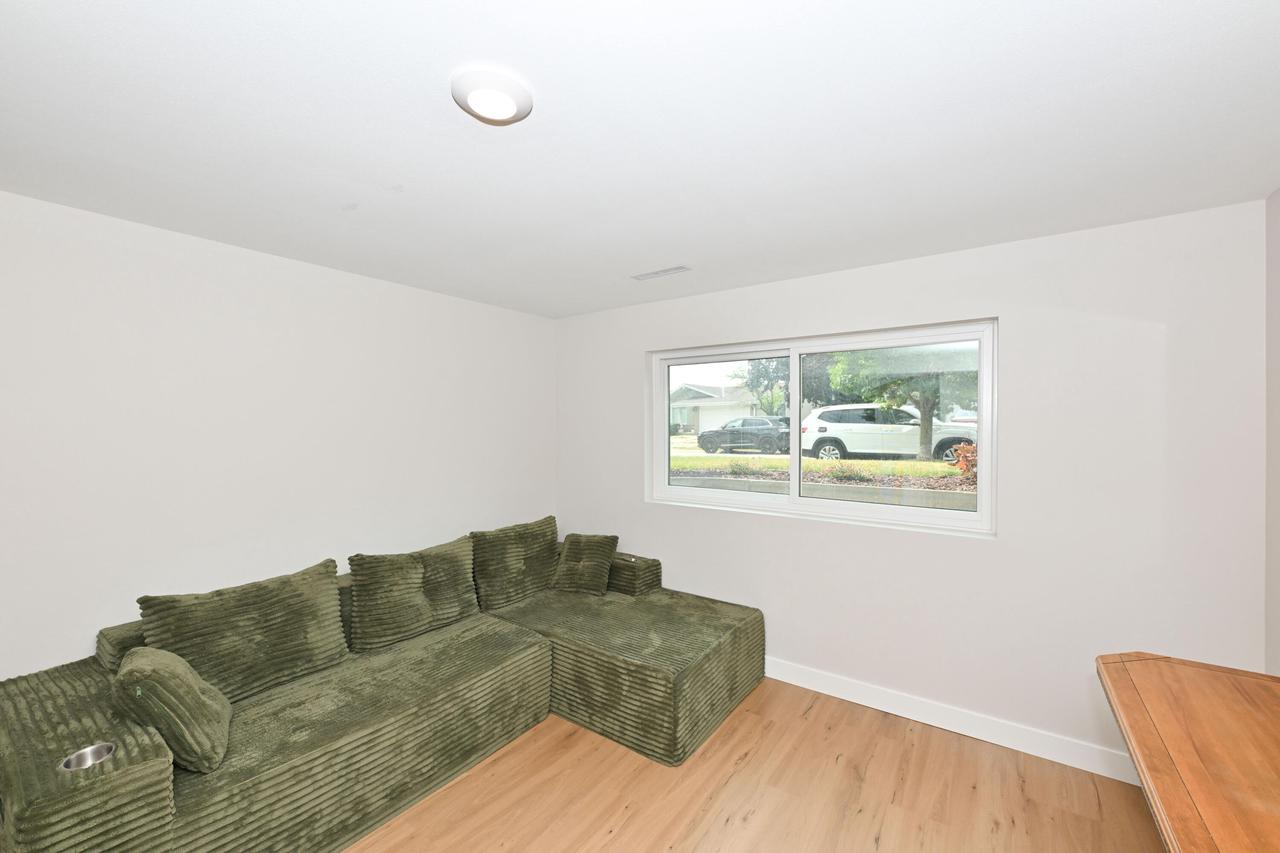 5989 Sugarbush LANE