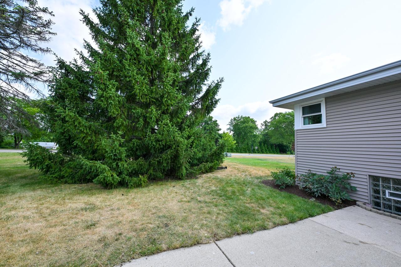 5989 Sugarbush LANE