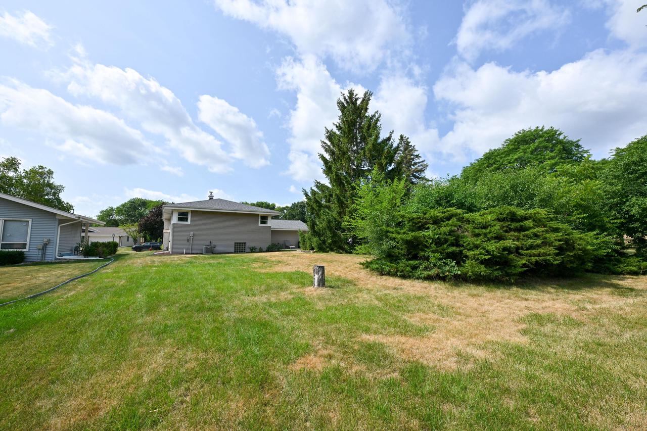 5989 Sugarbush LANE