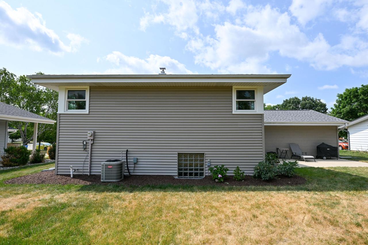 5989 Sugarbush LANE