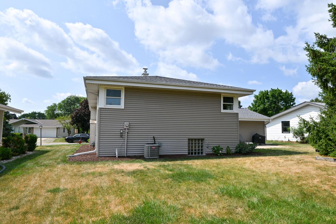 5989 Sugarbush LANE