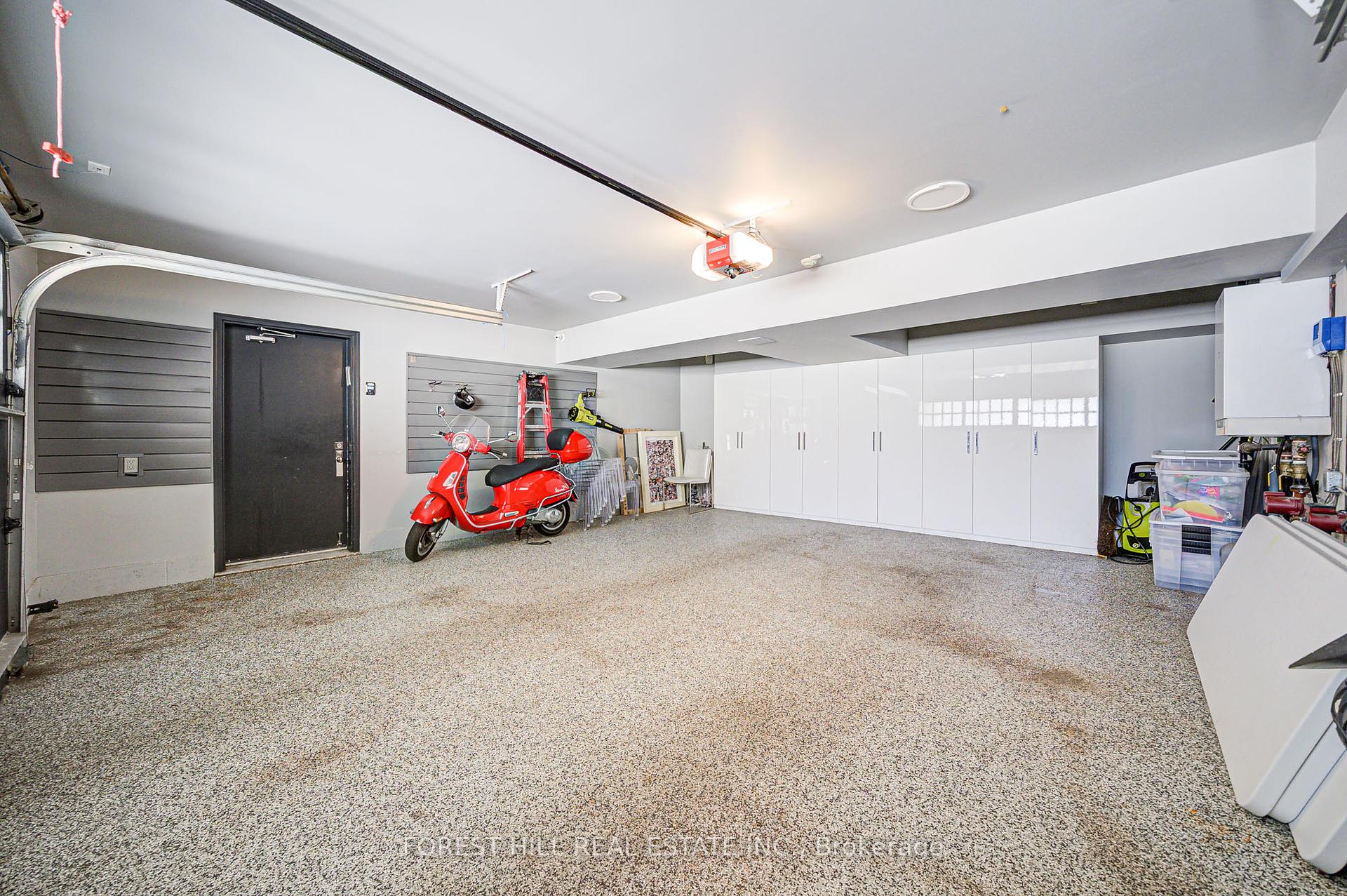 230 Hillhurst Boulevard, Toronto