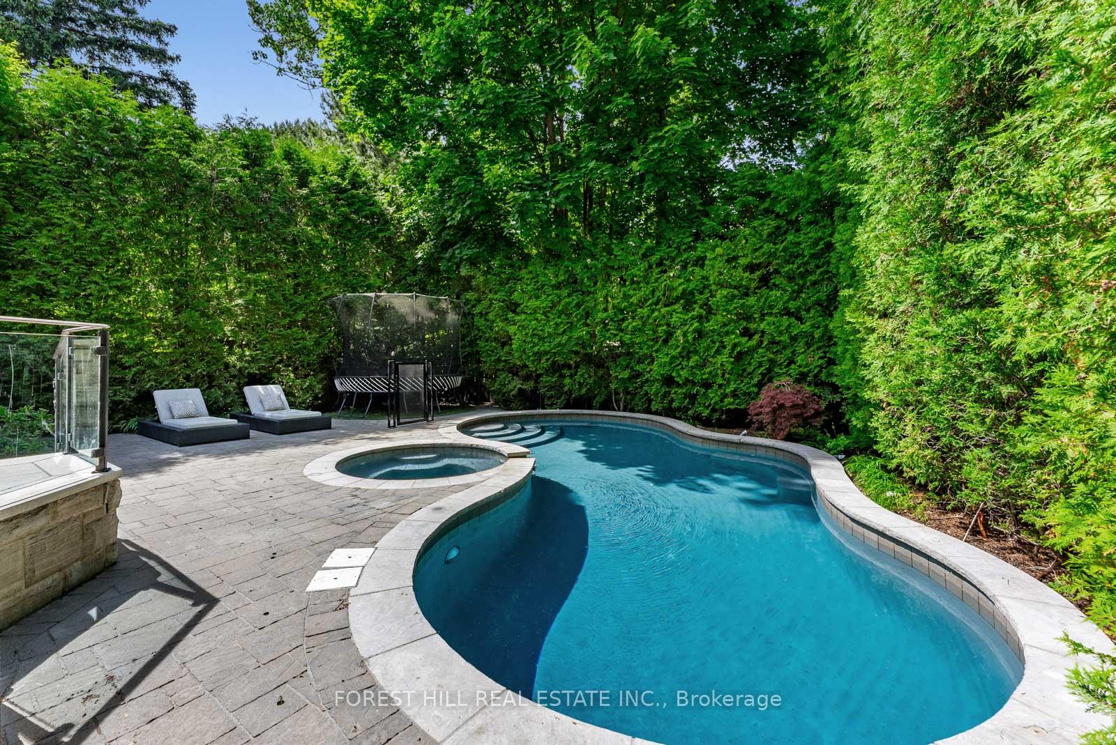 230 Hillhurst Boulevard, Toronto