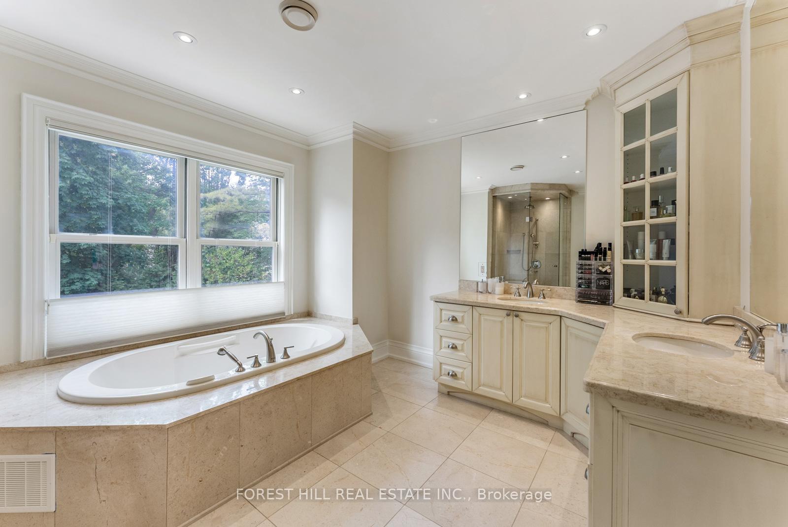 230 Hillhurst Boulevard, Toronto