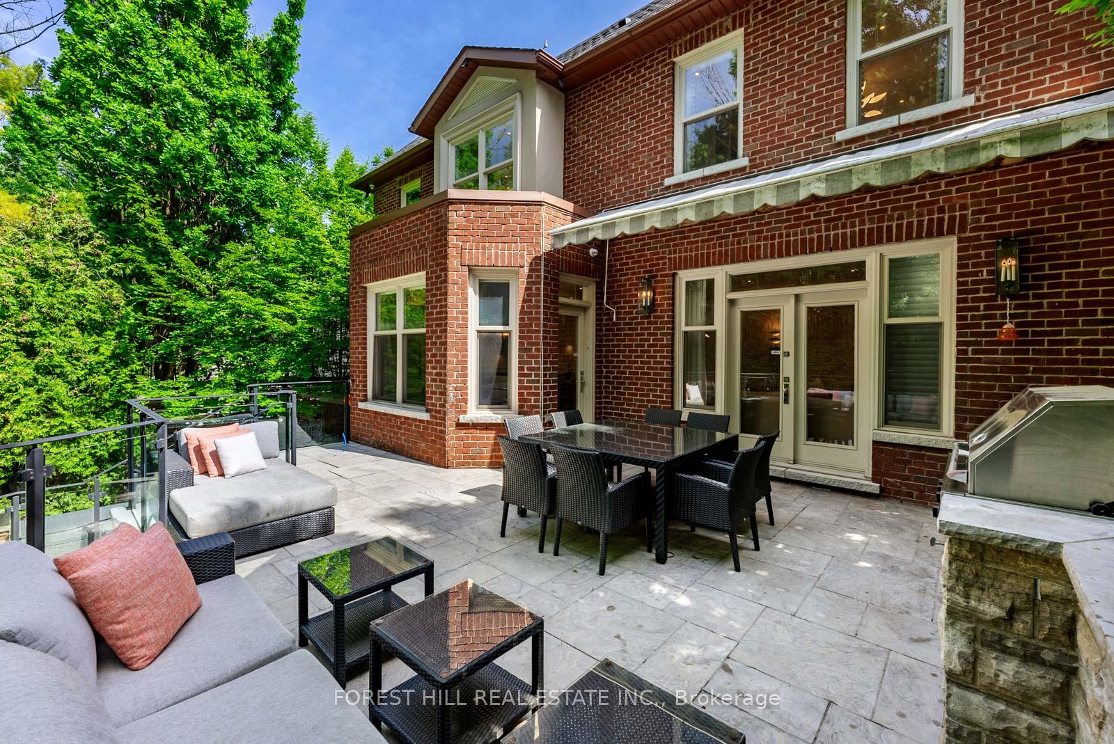230 Hillhurst Boulevard, Toronto