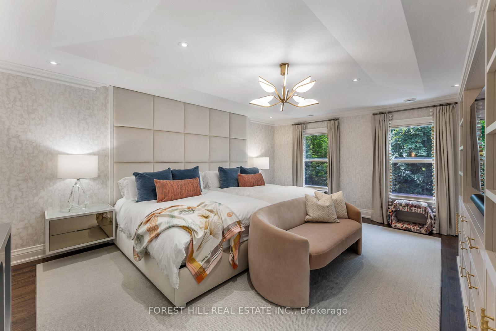 230 Hillhurst Boulevard, Toronto