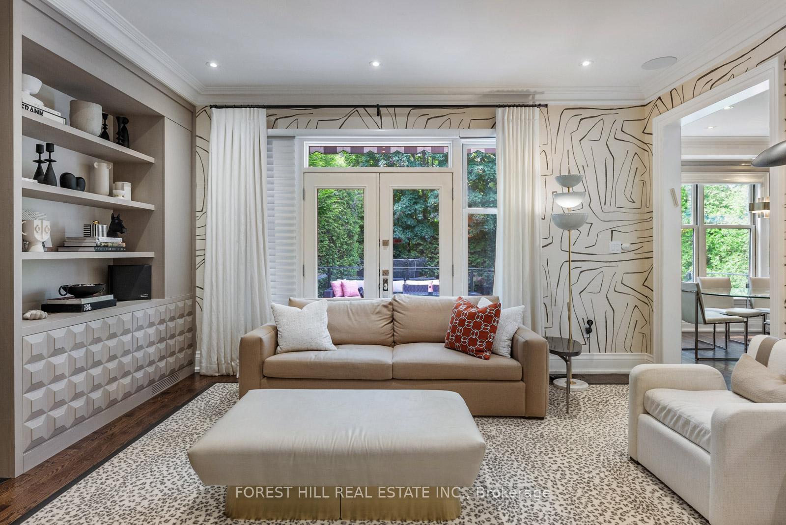 230 Hillhurst Boulevard, Toronto