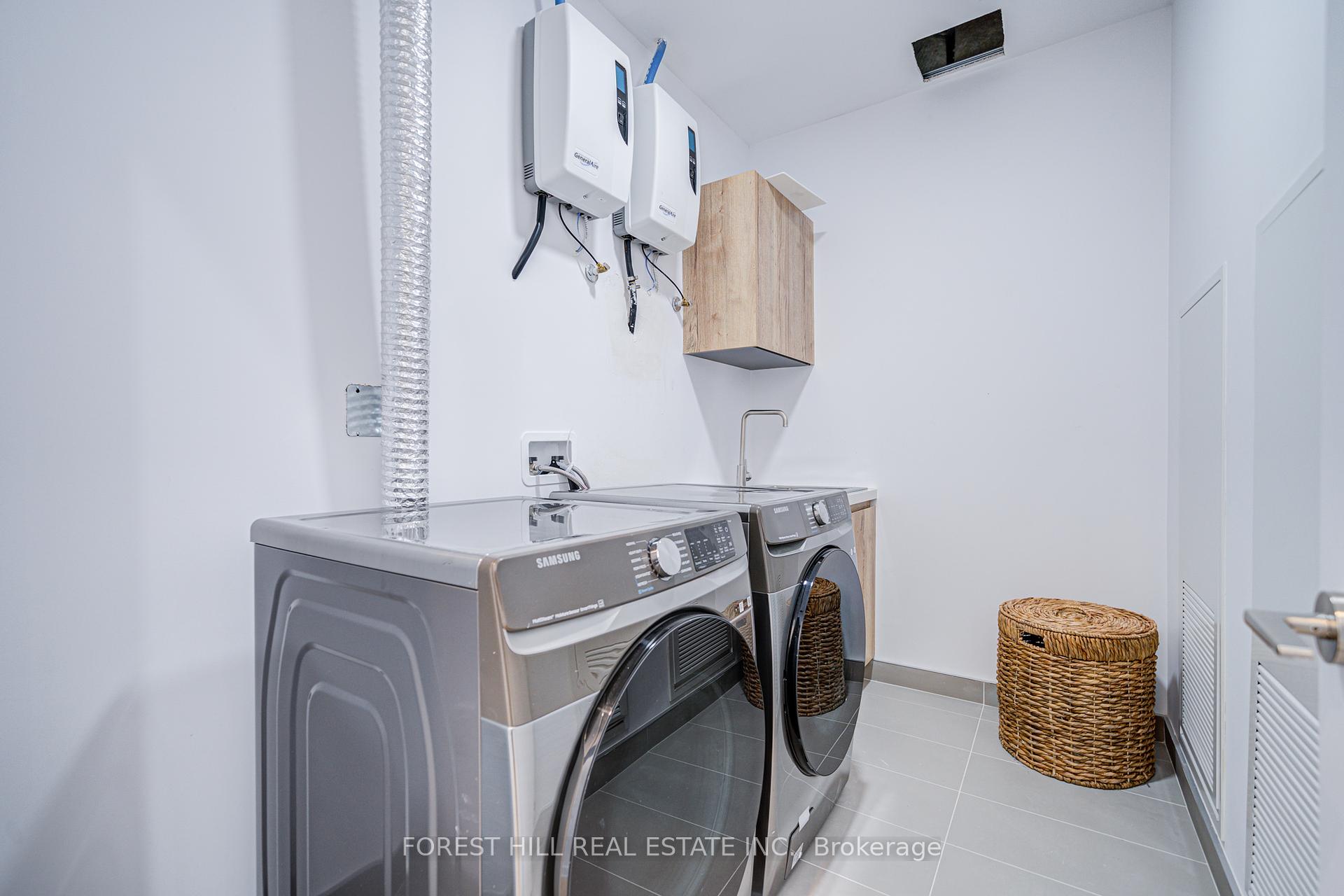 #PH02 - 346 Davenport Road, Toronto Unit: PH02