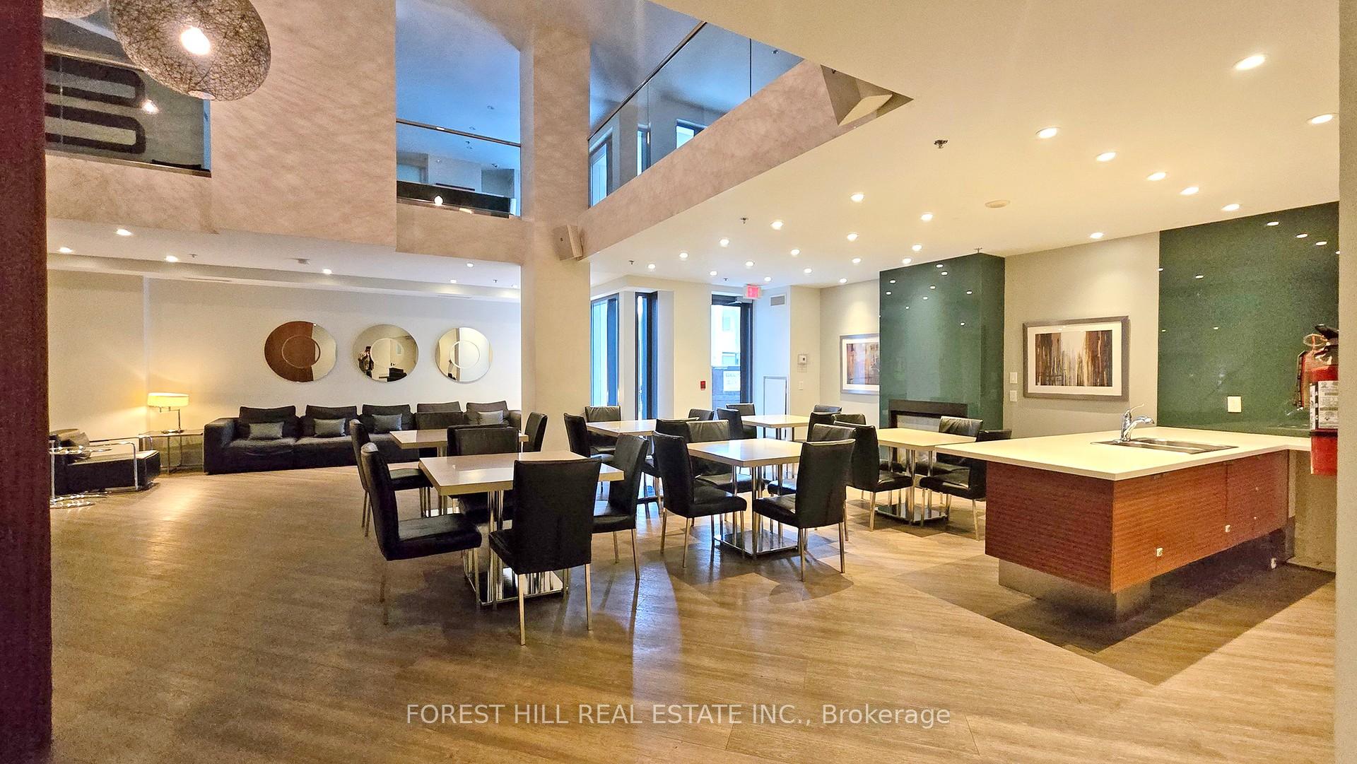 111 Elizabeth Street 1506, Toronto C01 Unit: 1506