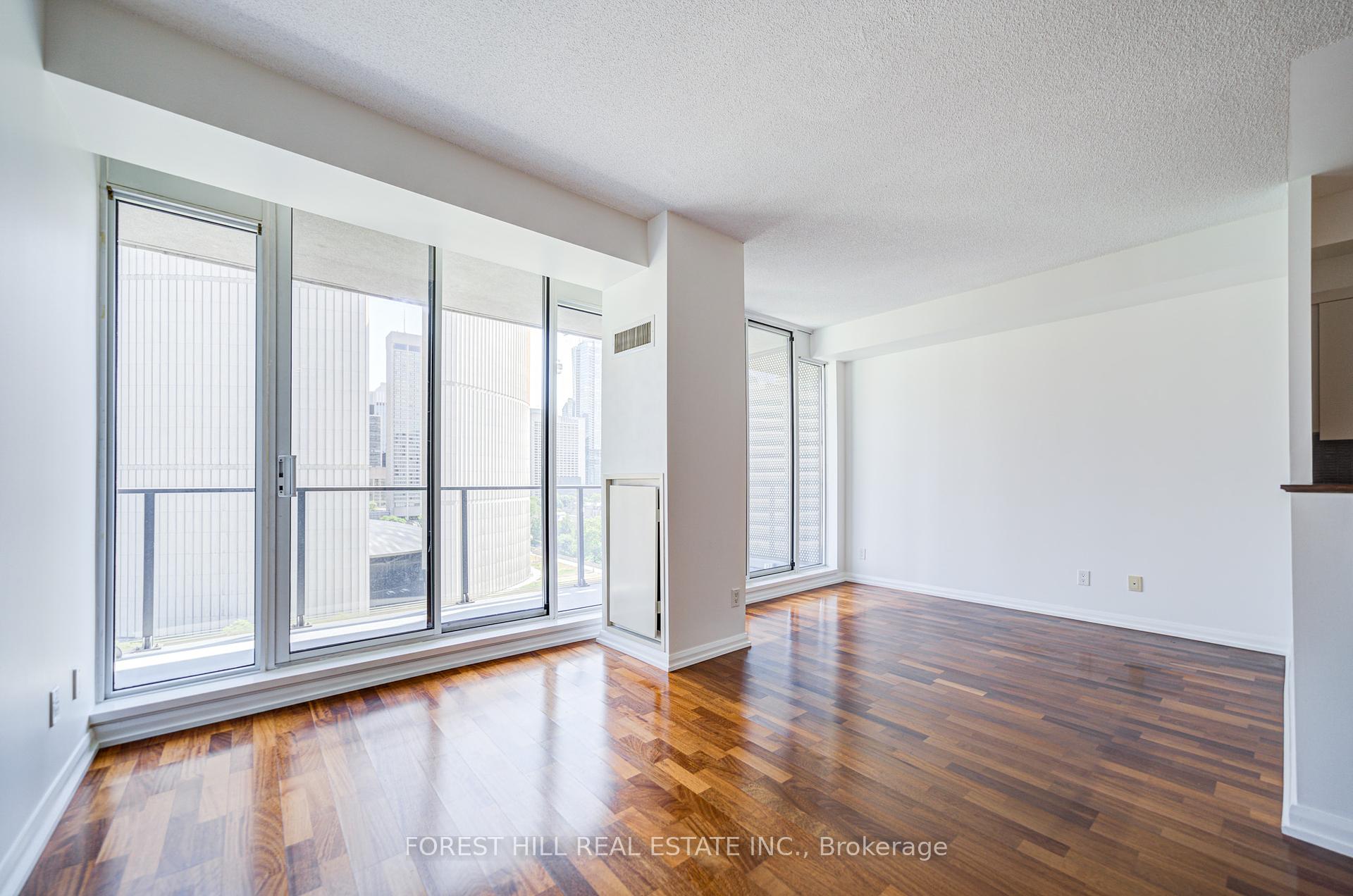 111 Elizabeth Street 1506, Toronto C01 Unit: 1506