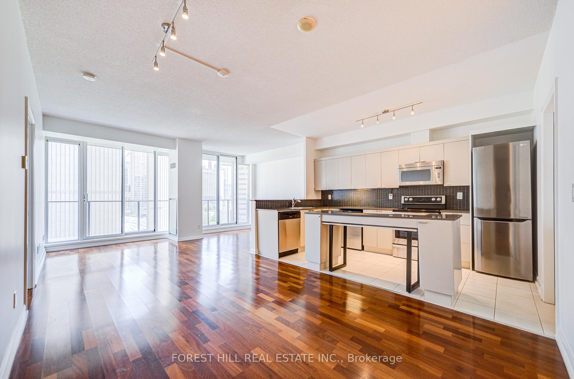 111 Elizabeth Street 1506, Toronto C01 Unit: 1506