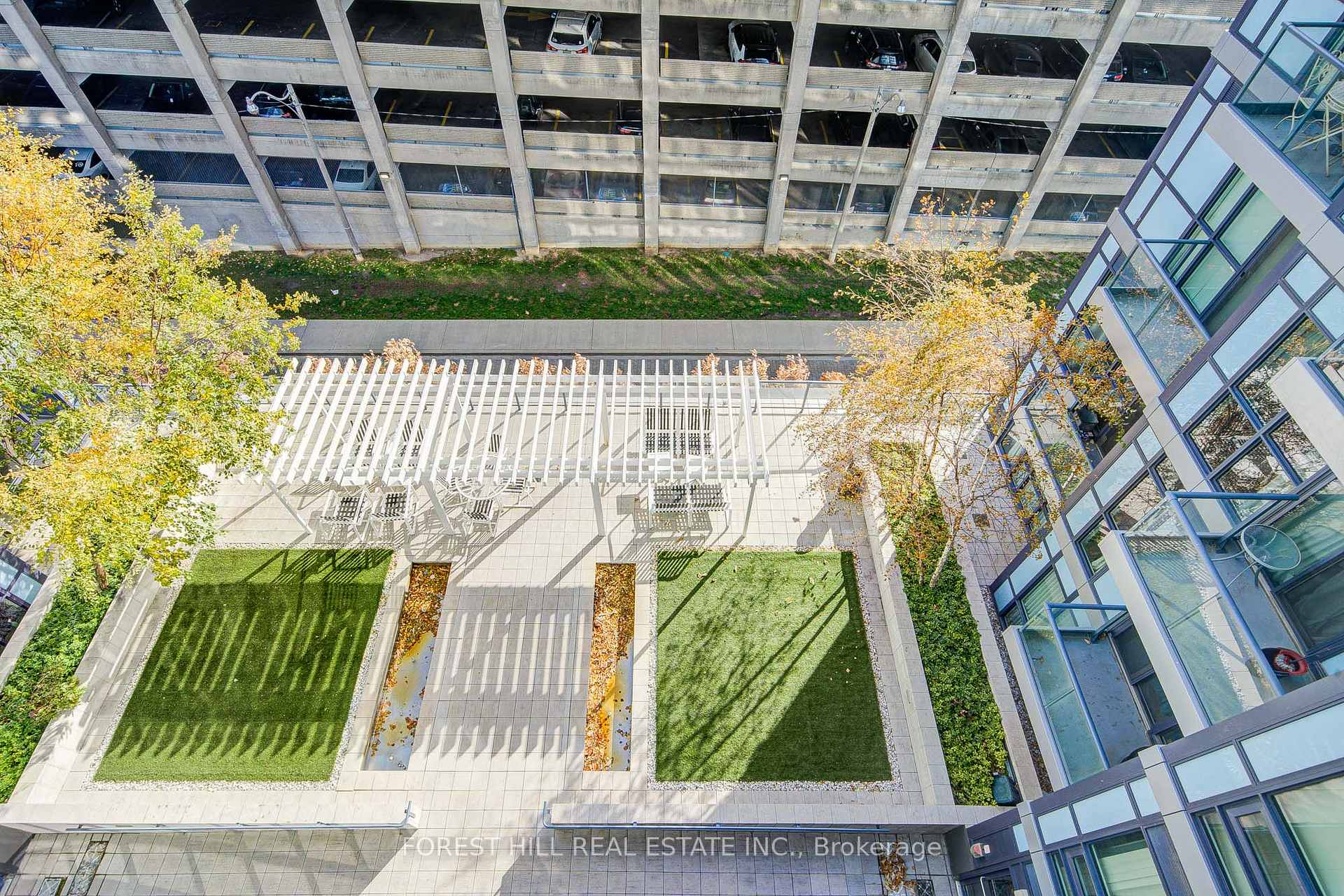 210 Simcoe Street 701