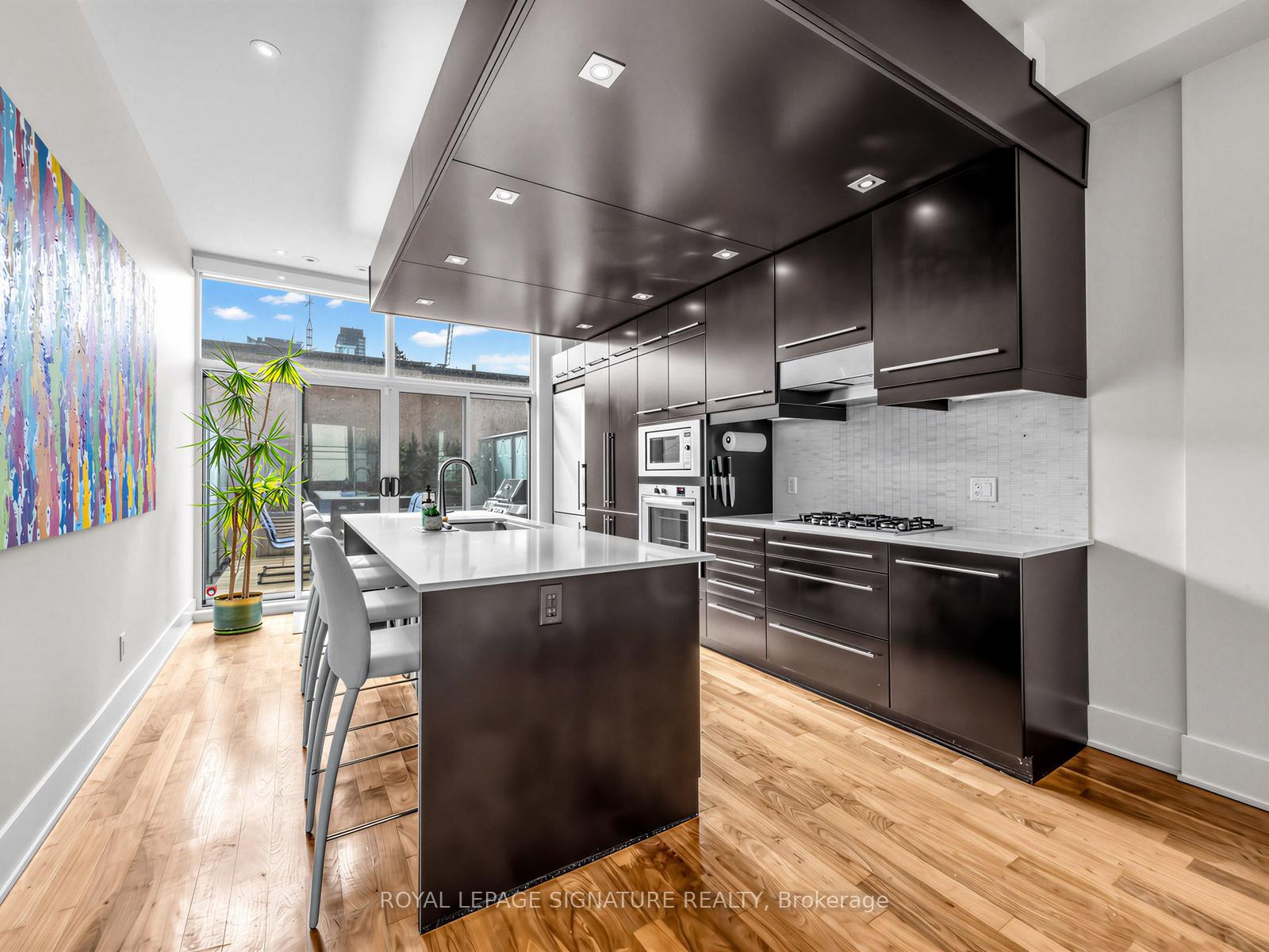 845 Richmond Street W